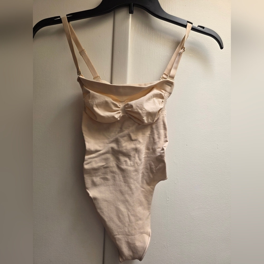 🤍 SKIMS Seamless Sculpting Thong Bodysuit Size S NWOT